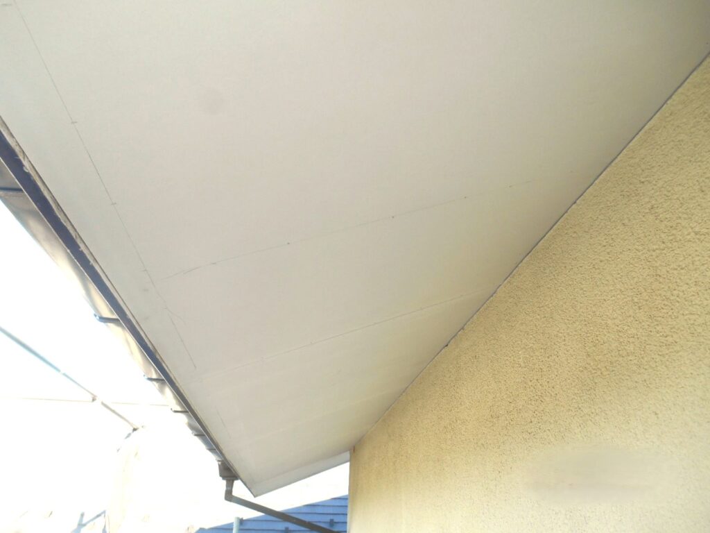 海老名市施工事例：軒天補修工事後画像