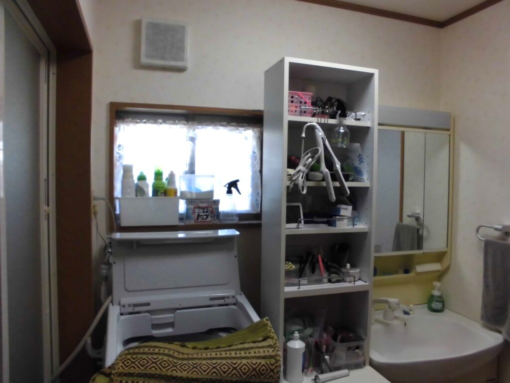 厚木市M様邸洗面室リフォームビフォー画像