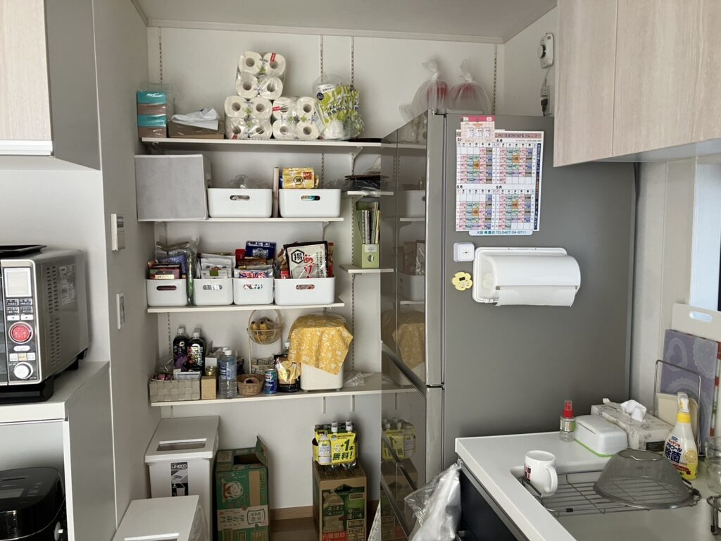 茅ケ崎市K様邸パントリー画像