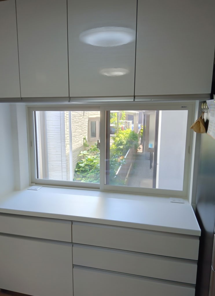 寒川町S様カップボード内窓設置工事画像