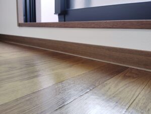 一般的な巾木の画像