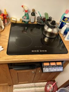 藤沢市M様邸キッチン下台交換工事IHビフォー画像